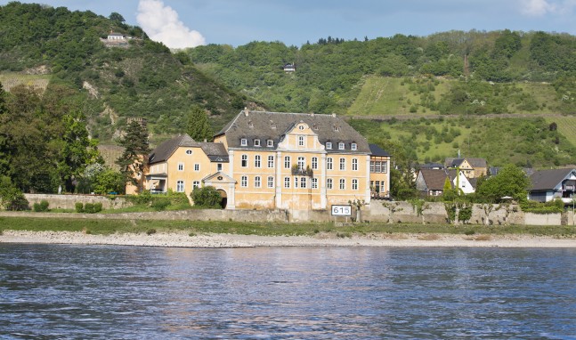 Zwei kleine Geschichten zum Schloss Marienburg in Leutesdorf