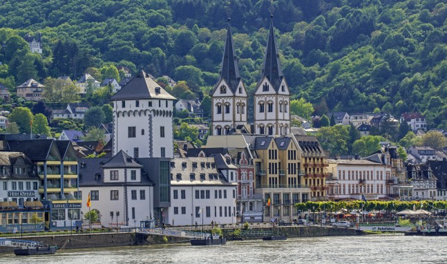 Kurfürstliche Burg: Ausstellungseröffnung  MICHAEL APITZ  – „Vom Rhein“